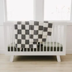 Checkered Plush Blanket - Ultra Soft Charcoal Throw for All Ages -ROOLEE FASHION SHOP NEP 8719 2 websize