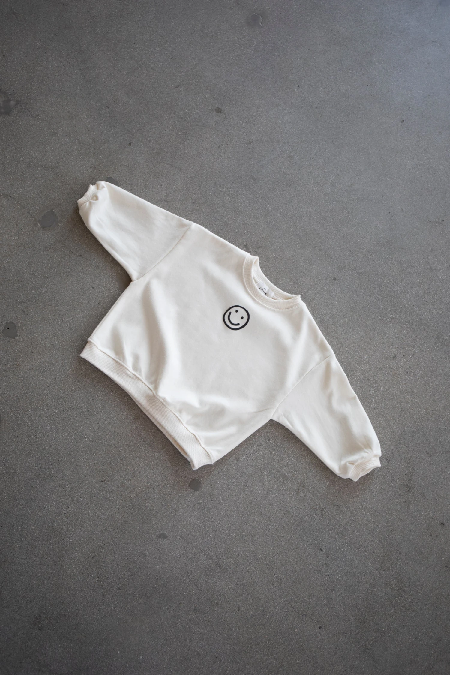 Kids Smiley Face Crewneck Sweatset - Cozy 2-Piece Jogger Outfit 9 Kids Smiley Face Crewneck Sweatset - Cozy 2-Piece Jogger Outfit - Image 7