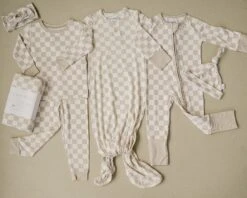 Soft Bamboo Checkered Cozy Set for Babies and Toddlers -ROOLEE FASHION SHOP Z4A5722 websize c7ec7aa3 4d6e 499a a3d1 0fc96085dc8d