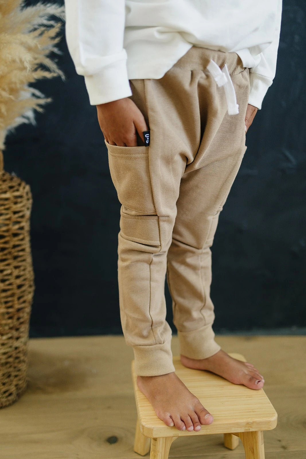 Kids Fleece Joggers - Warm Cargo Style Sweatpants 4 Kids Fleece Joggers - Warm Cargo Style Sweatpants - Image 2