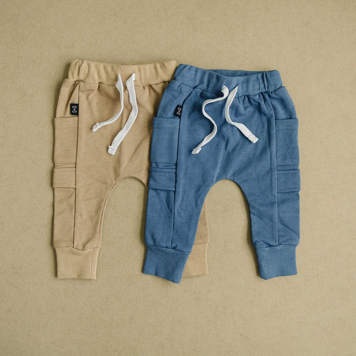 Kids Fleece Joggers - Warm Cargo Style Sweatpants 7 Kids Fleece Joggers - Warm Cargo Style Sweatpants - Image 5