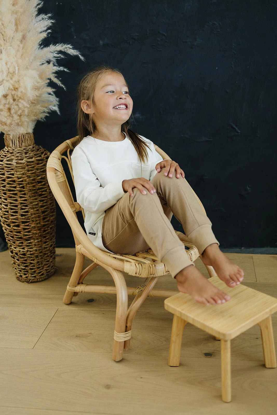 Kids Fleece Joggers - Warm Cargo Style Sweatpants 5 Kids Fleece Joggers - Warm Cargo Style Sweatpants - Image 3